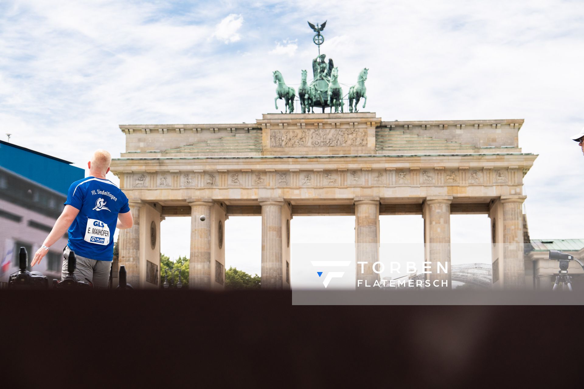 Eric Maihoefer (VfL Sindelfingen) beim Kugelstossen waehrend der deutschen Leichtathletik-Meisterschaften auf dem Pariser Platz am 24.06.2022 in Berlin